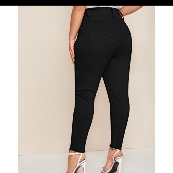 Plus Size Black skinny high waist frayed Edge Pants - Picture 4 of 5